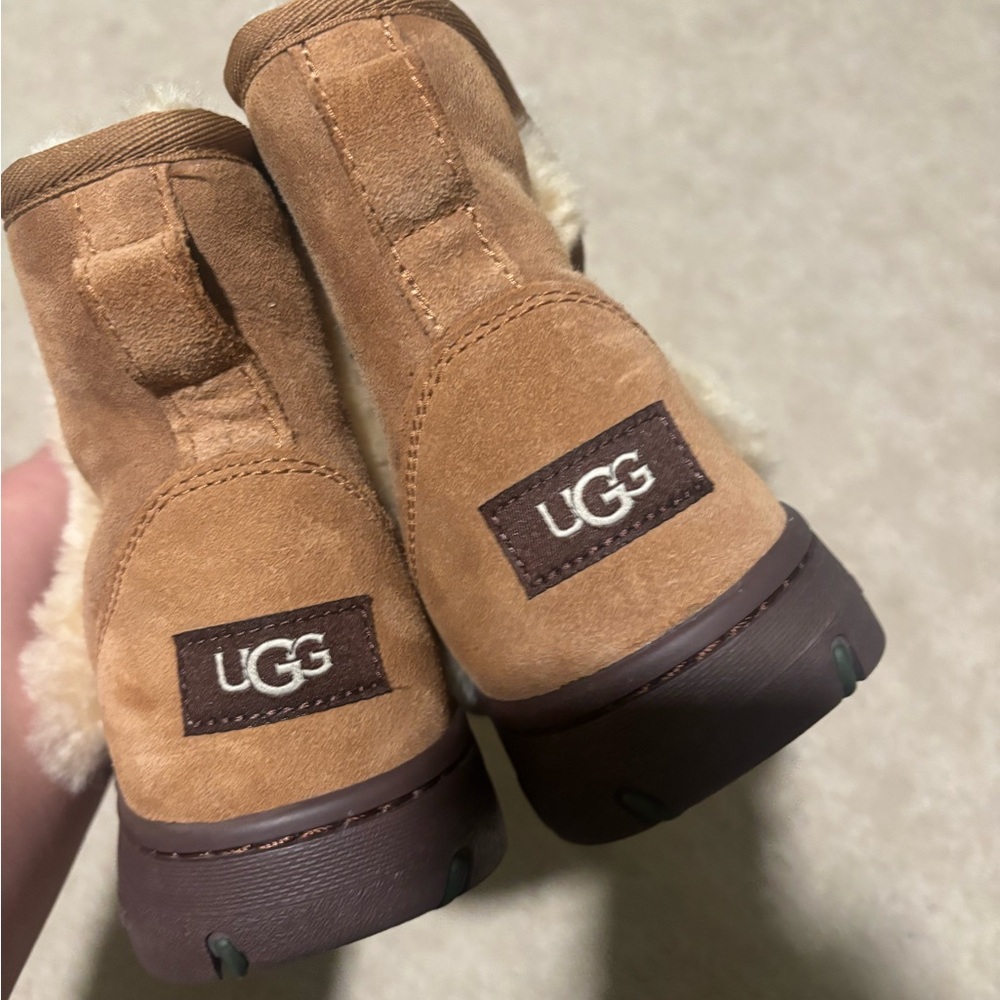 Euc Uggs - image 4